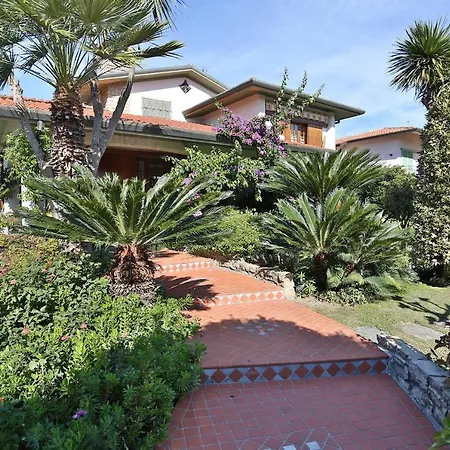 Vittoria Villa *